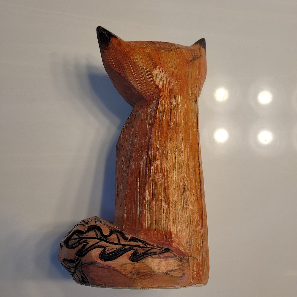 Fox Figurine Rustic Wood-look Resin With Woodsy Etchings On Tail - Picture 14 of 16